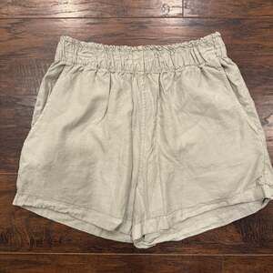Altar'd State Sage Green Linen Blend Elastic Waist Shorts Size Medium